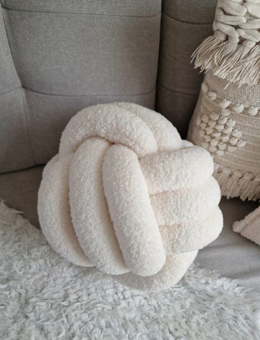 Knoten- Kissen für Zuhause. Stilvoll und weich in weiss